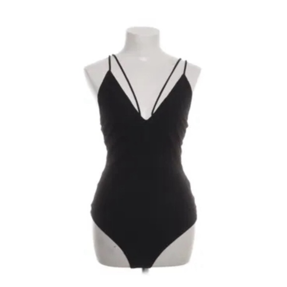 Black backless / strapy bodysuit 🖤 - Picture 1 of 6